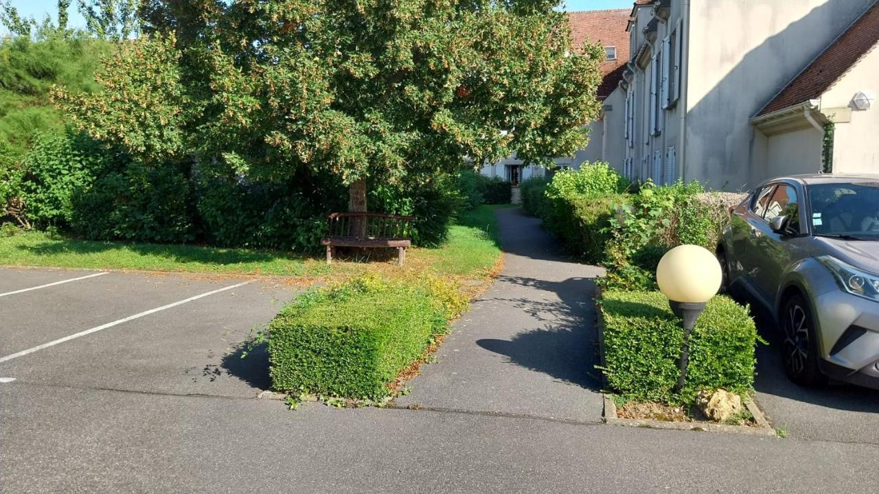 Appartement Cosy - Disneyland & Villages Nature Villeneuve-Saint-Denis Exteriör bild
